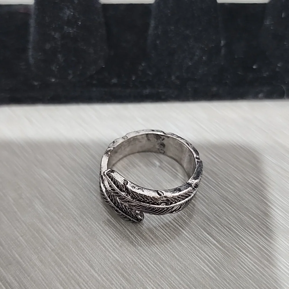 Idyllwild Silvertone Feather Ring - Picture 6 of 6